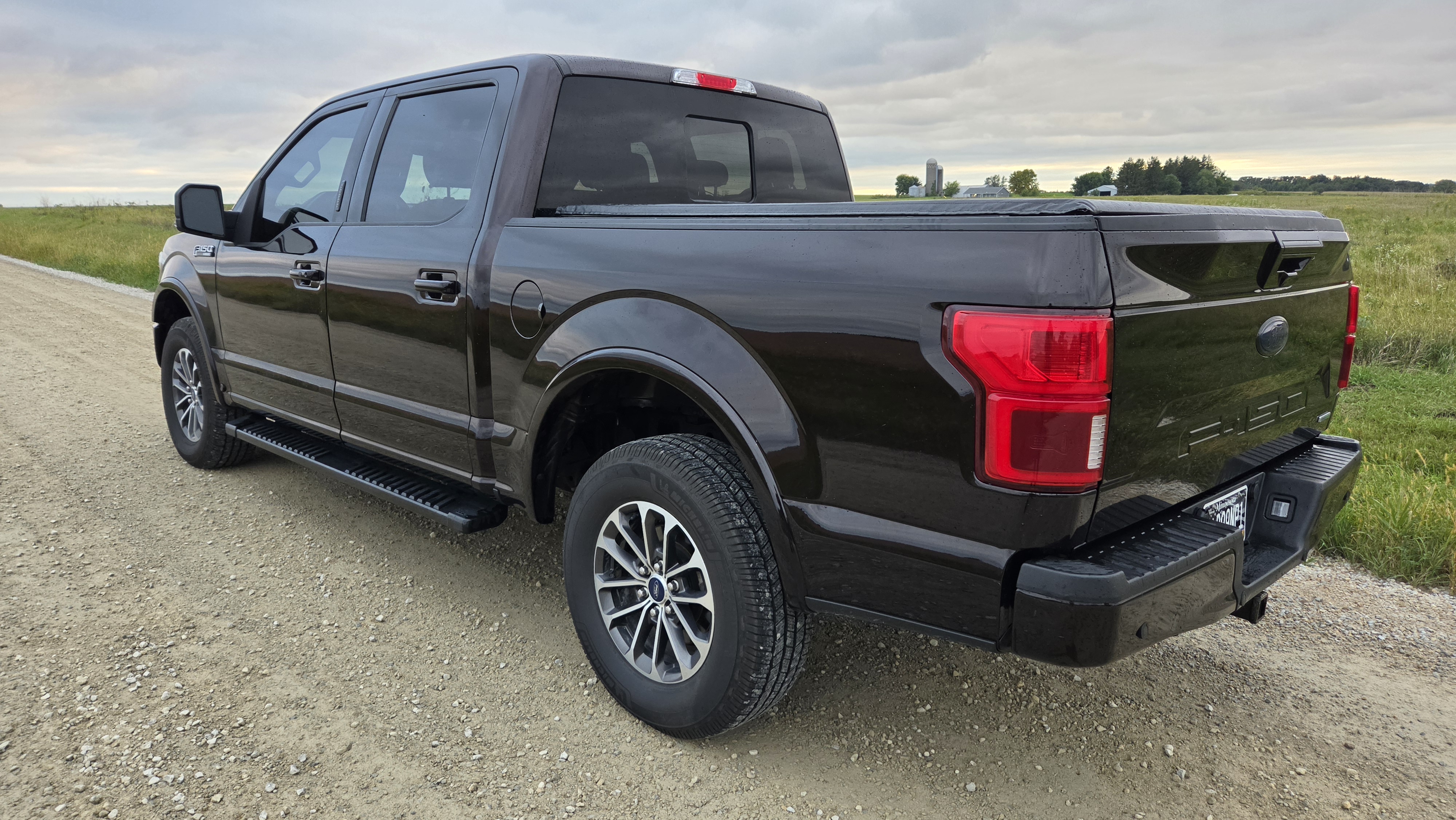 Used 2019 Ford F150 Lariat w/ Equipment Group 502A Luxury AWD/4WD image 4