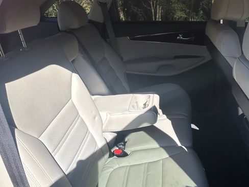 Used 2016 Kia Sorento EX w/ EX Premium Package image 20