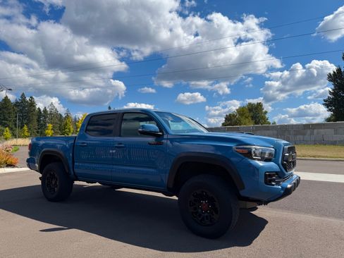 Used 2018 Toyota Tacoma TRD Pro AWD/4WD image 6