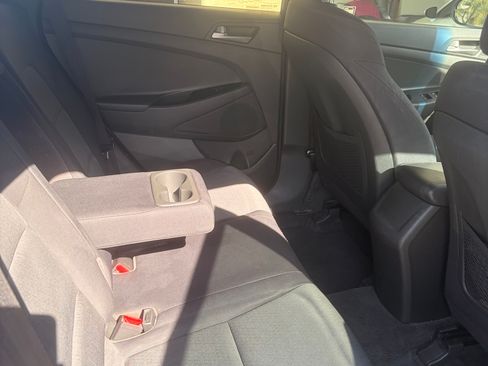 Used 2018 Hyundai Tucson SEL FWD image 11