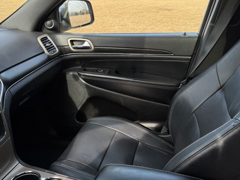 Used 2014 Jeep Grand Cherokee Limited w/ Luxury Group II image 20