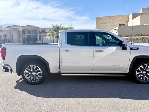 Used 2022 GMC Sierra 1500 Denali w/ Denali Reserve Package image 8