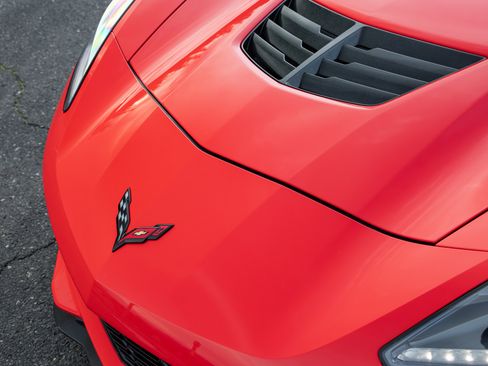 Used 2016 Chevrolet Corvette Z06 w/ 3LZ Preferred Equipment Group image 31