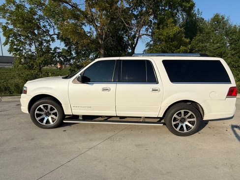 Used 2015 Lincoln Navigator L 4WD image 1
