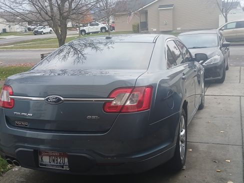 Used 2010 Ford Taurus SEL image 5