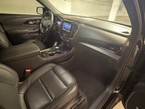 Used 2022 Chevrolet Traverse RS AWD/4WD image 14
