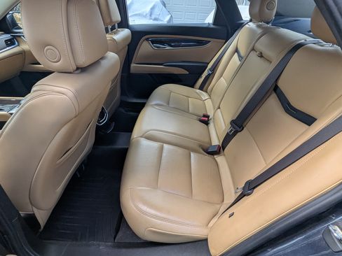 Used 2013 Cadillac XTS Luxury image 24