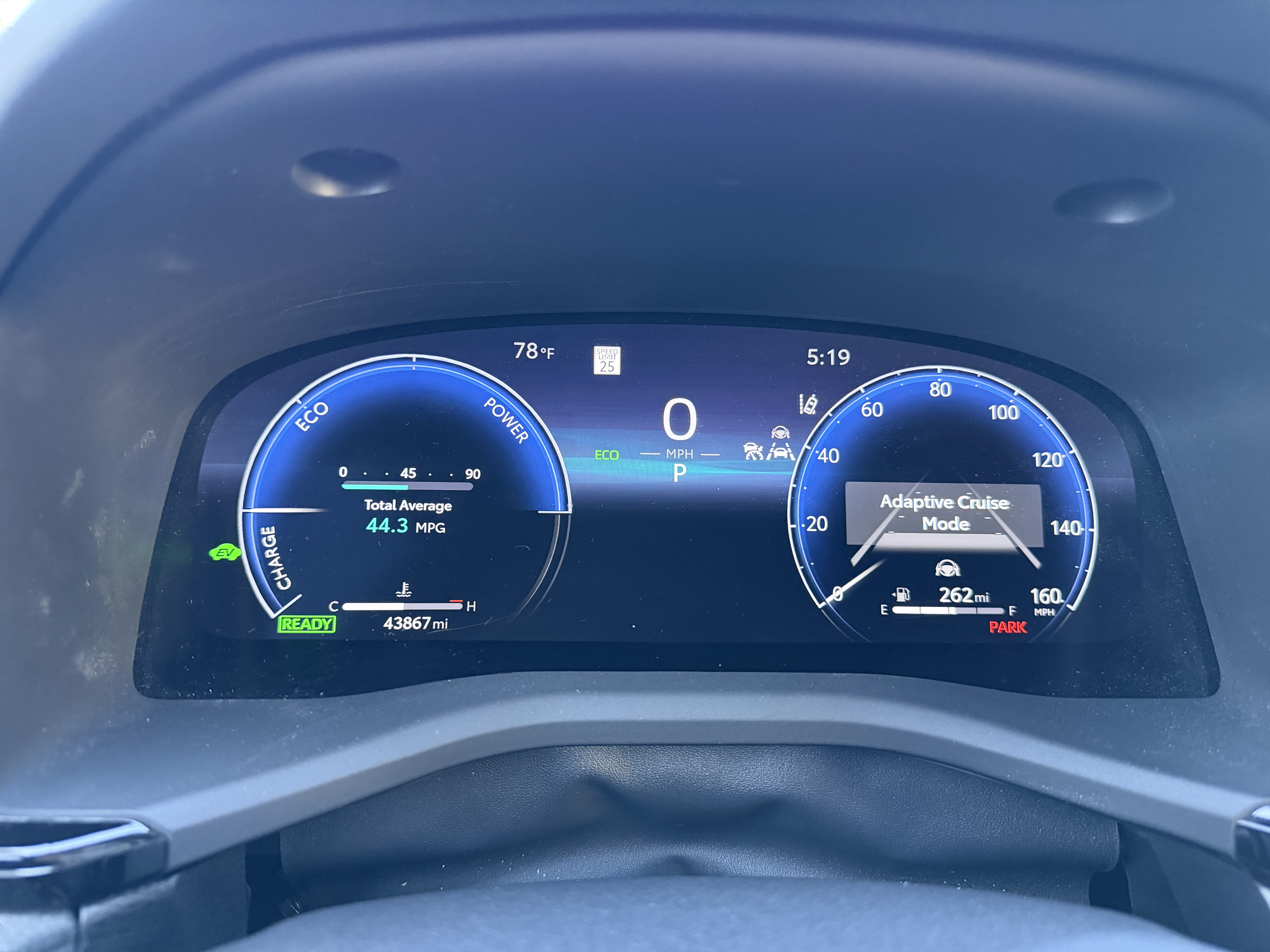 Used 2025 Toyota Camry XLE FWD image 15