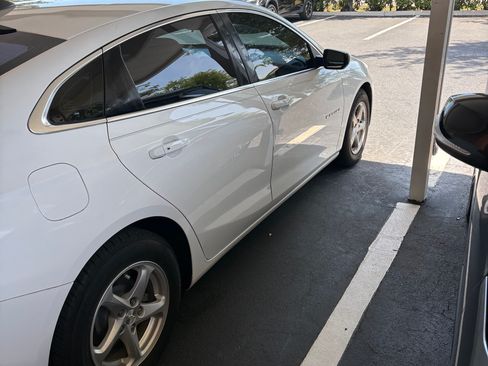 Used 2018 Chevrolet Malibu LS w/ LPO, Convenience Package 1 FWD image 6