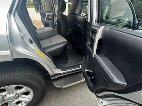 Used 2018 Toyota 4Runner SR5 Premium image 12