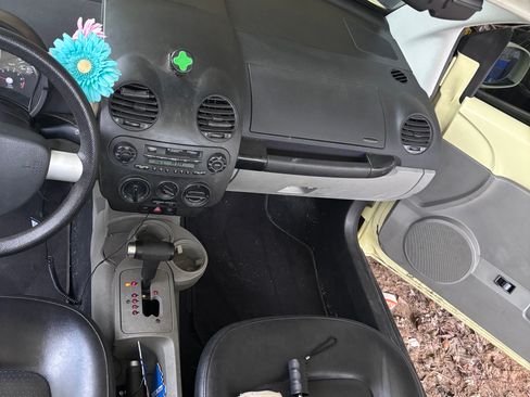 Used 2003 Volkswagen Beetle GLS image 12