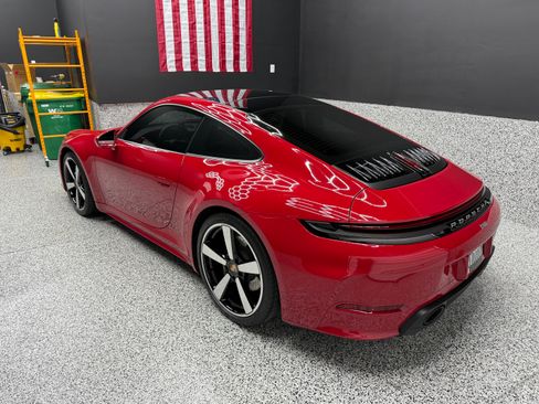 Used 2025 Porsche 911 Carrera RWD image 4