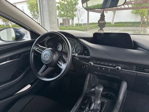 Used 2021 MAZDA MAZDA3 s image 17