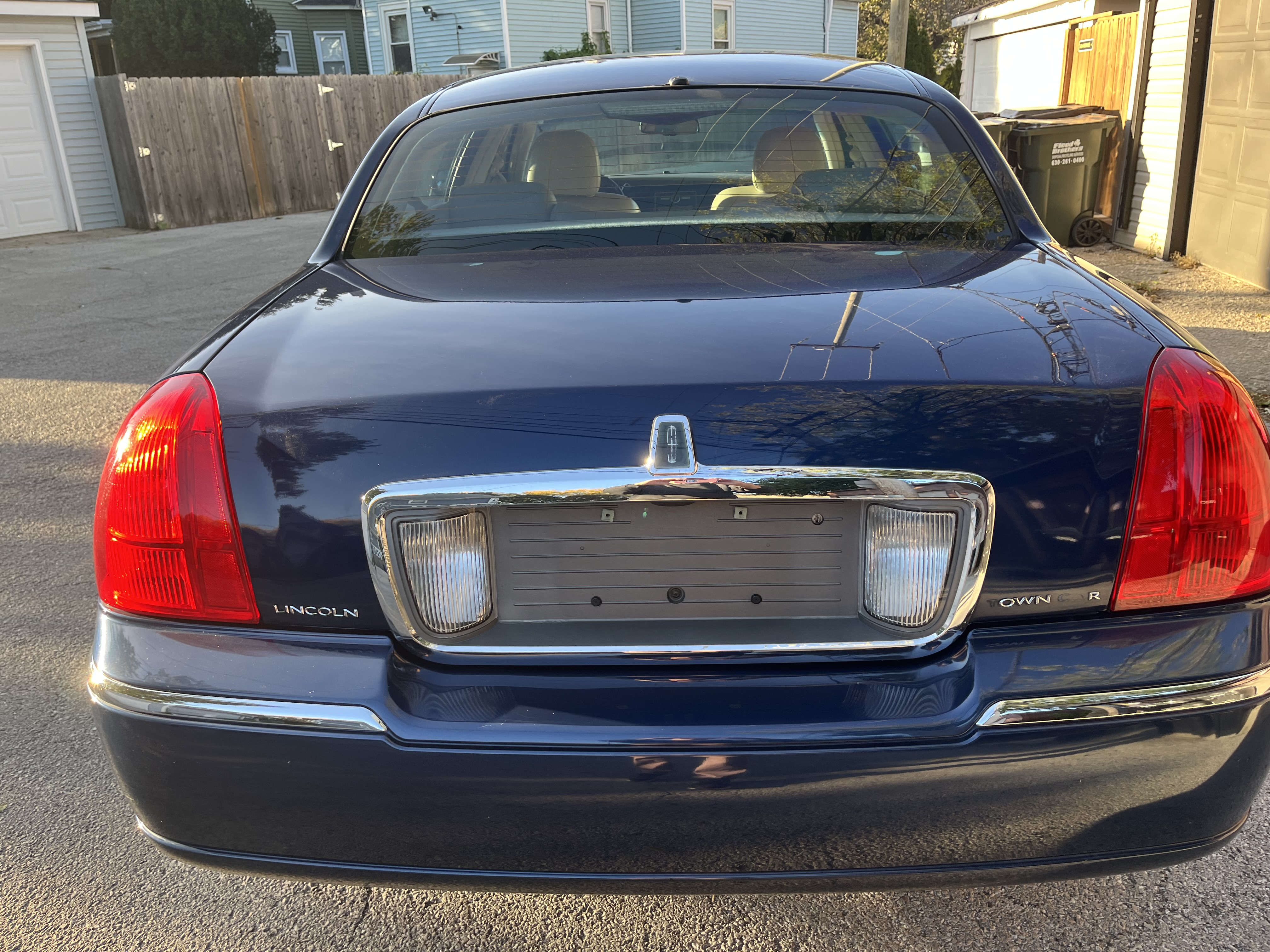 Used 2009 Lincoln Town Car Signature L RWD image 11