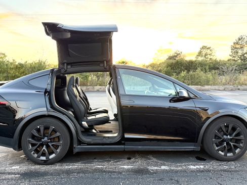 Used 2023 Tesla Model X image 23