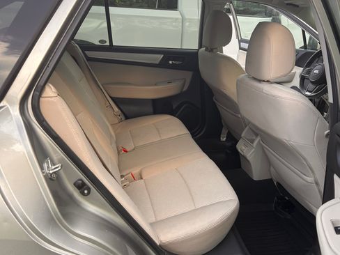Used 2018 Subaru Outback 2.5i Premium AWD/4WD image 8