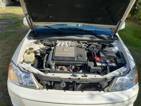 Used 2000 Toyota Avalon XL image 8