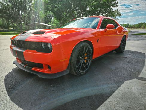 Used 2023 Dodge Challenger SRT Hellcat image 2