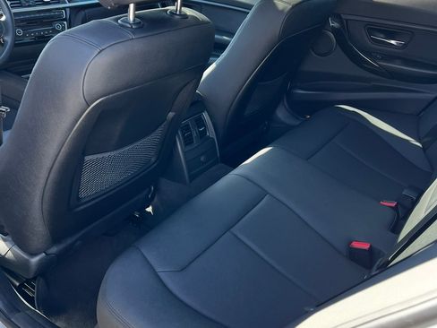 Used 2017 BMW 320i xDrive Sedan image 10