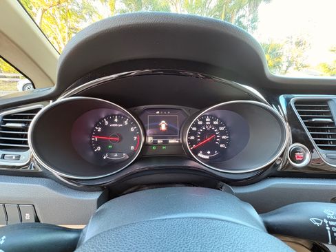 Used 2015 Kia Sedona EX w/ EX Premium Package image 19