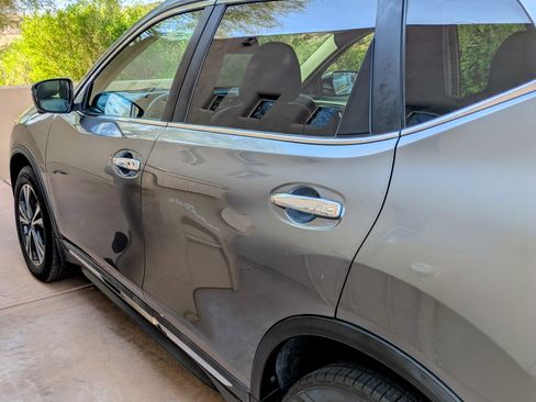 Used 2017 Nissan Rogue SL w/ SL Premium Package image 4