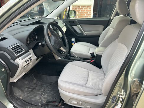 Used 2016 Subaru Forester 2.5i Premium AWD/4WD image 9