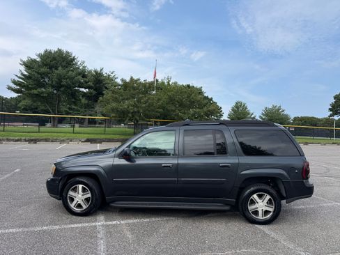 Used 2005 Chevrolet TrailBlazer EXT 4WD image 1