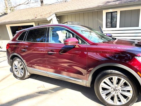 Used 2018 Lincoln MKX Reserve w/ Luxury Package AWD/4WD image 8