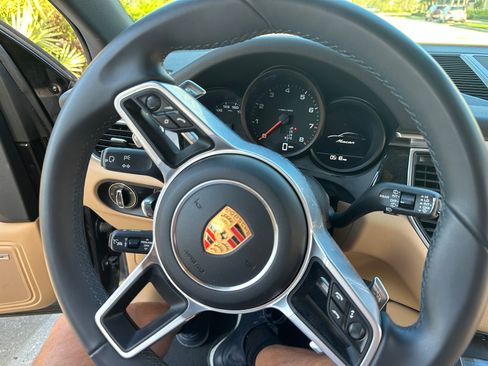 Used 2018 Porsche Macan Sport Edition image 18