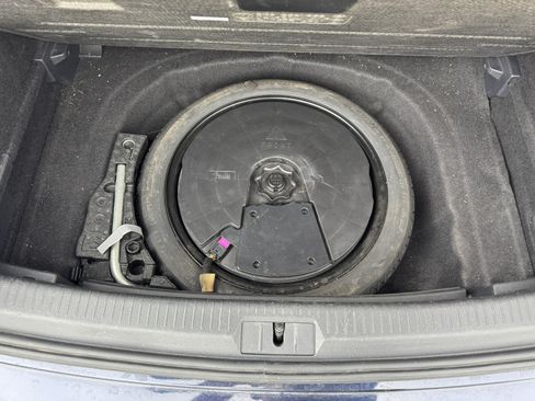 Used 2017 Volkswagen Golf Wolfsburg Edition image 23