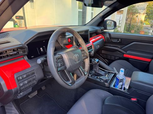 Used 2024 Toyota Tacoma TRD Off-Road image 8