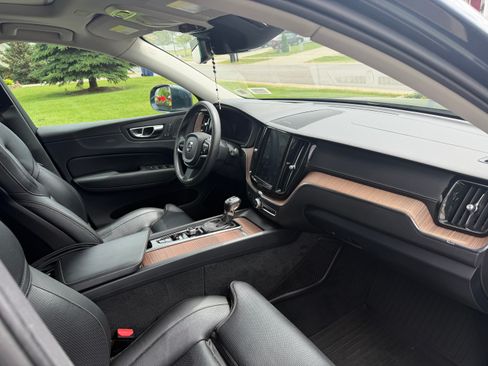 Used 2019 Volvo XC60 T6 Inscription w/ Protection Package Premier AWD/4WD image 9