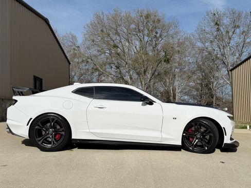 Used 2021 Chevrolet Camaro SS image 14