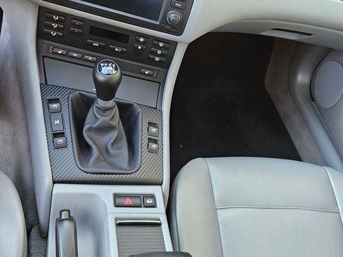 Used 2005 BMW 330i Sedan image 8