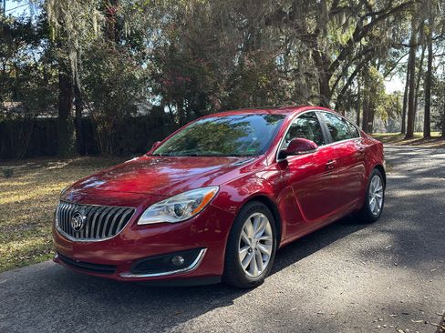 Used 2014 Buick Regal image 1