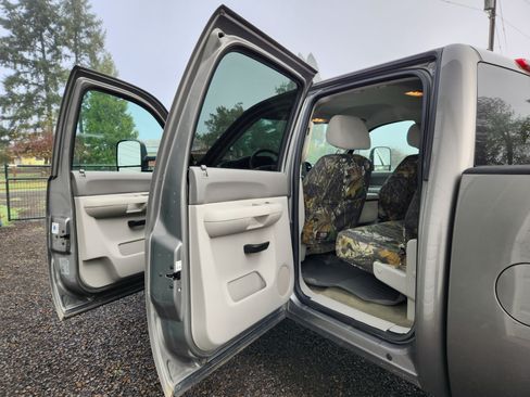 Used 2009 GMC Sierra 2500 SLE w/ Convenience Package image 8