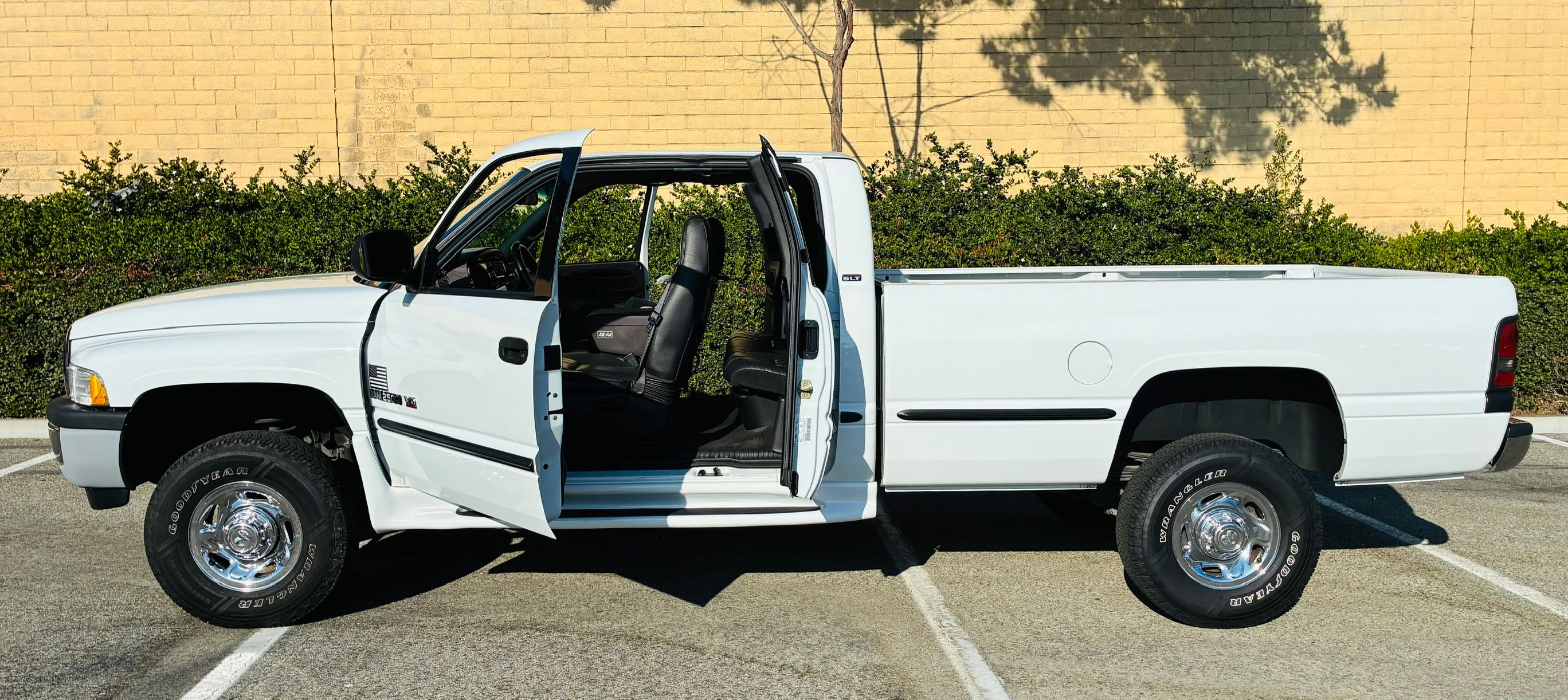 Used 1999 Dodge Ram 2500 Truck 4x4 Quad Cab image 16