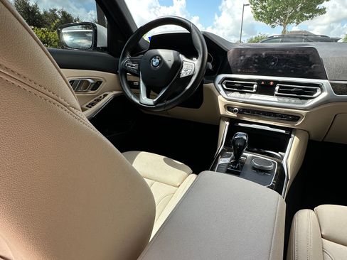 Used 2021 BMW 330i Sedan w/ Convenience Package RWD image 19