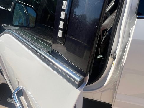 Used 2016 Ford F150 Platinum w/ Equipment Group 701A Luxury image 14