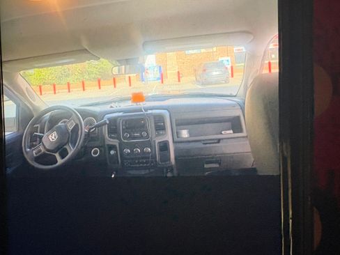 Used 2018 RAM 5500 Tradesman w/ Max Tow Package image 17