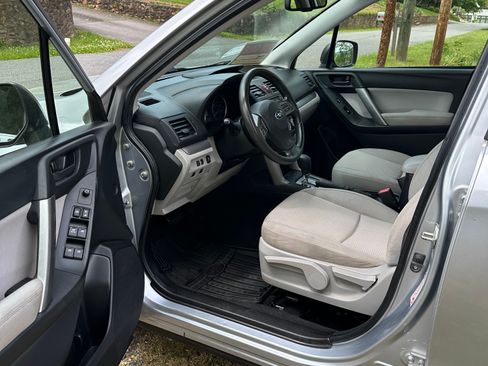 Used 2014 Subaru Forester 2.5i AWD/4WD image 13