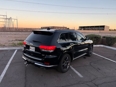 Used 2018 Jeep Grand Cherokee Summit image 9