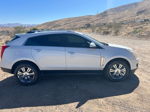 Used 2014 Cadillac SRX Luxury image 6