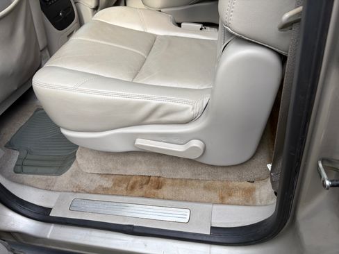 Used 2007 GMC Yukon XL SLT w/ SLT Preferred Equipment Group image 10