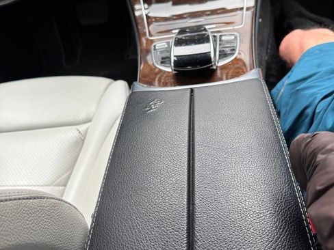 Used 2015 Mercedes-Benz C 300 4MATIC Sedan image 12