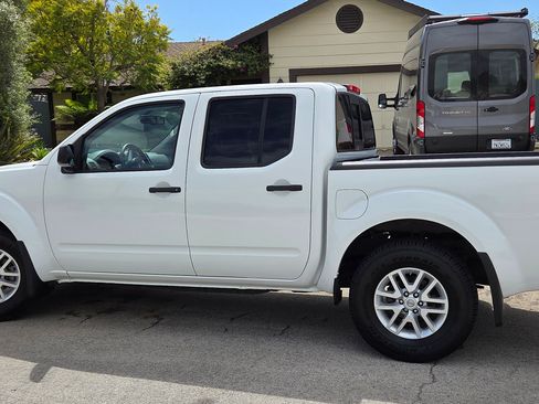 Used 2018 Nissan Frontier SV w/ Value Truck Package RWD image 15