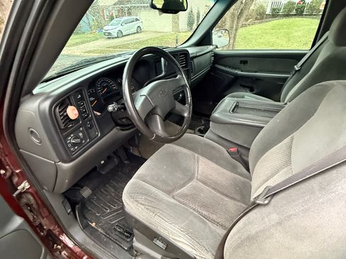Used 2003 Chevrolet Silverado 2500 LS w/ Snow Plow Prep Package image 10