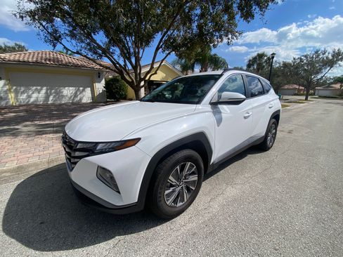Used 2022 Hyundai Tucson Blue image 15
