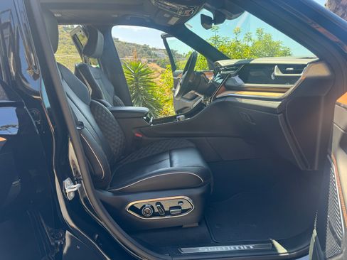 Used 2023 Jeep Grand Cherokee Summit image 17