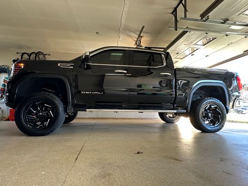 Used 2023 GMC Sierra 1500 Denali image 1